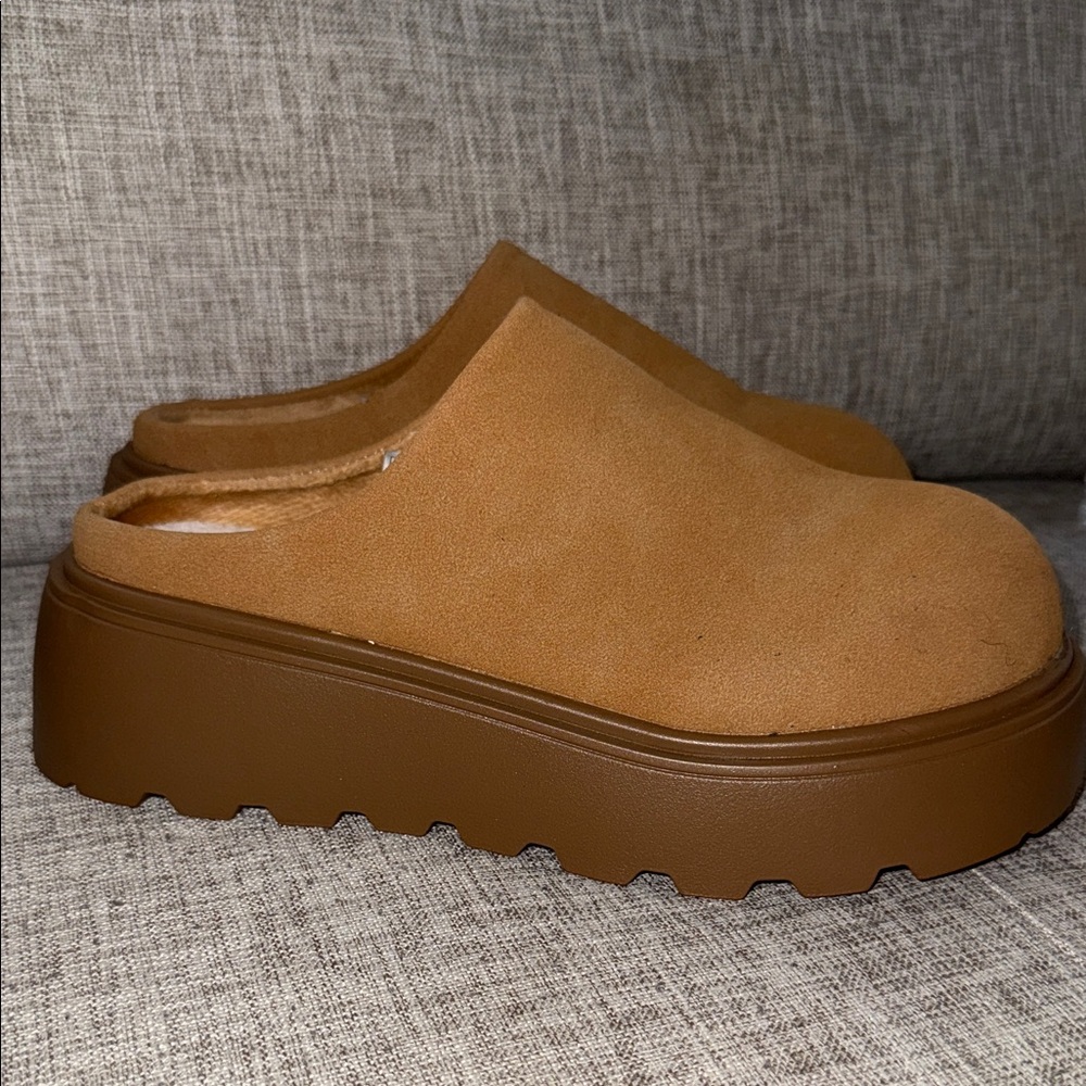 Women's Tan Suede Platform Mules
